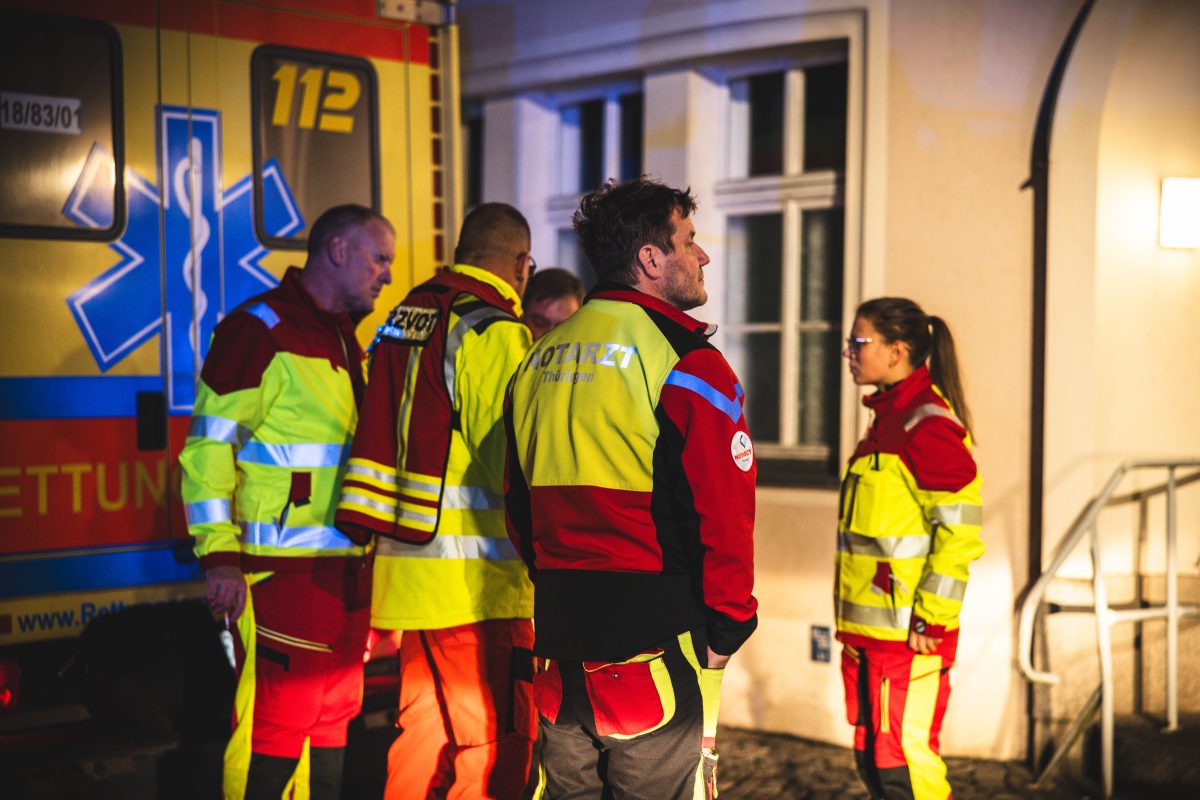 Dutzende EinsatzkrÃ¤fte kÃ¼mmerten sich in der Nacht um alle Betroffenen und Verletzten.