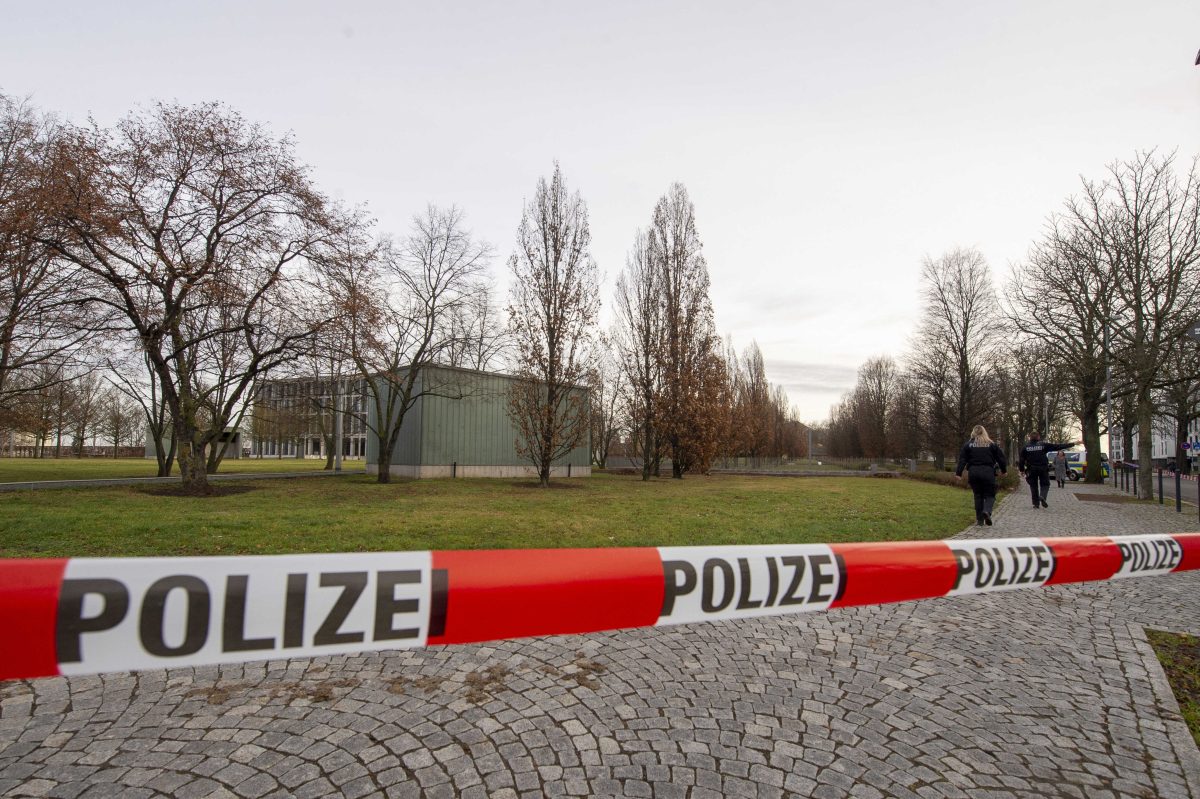 Große Aufregung im Erfurter Bundesarbeitsgericht. Das Gelände wurde abgesperrt und einige Menschen evakuiert.