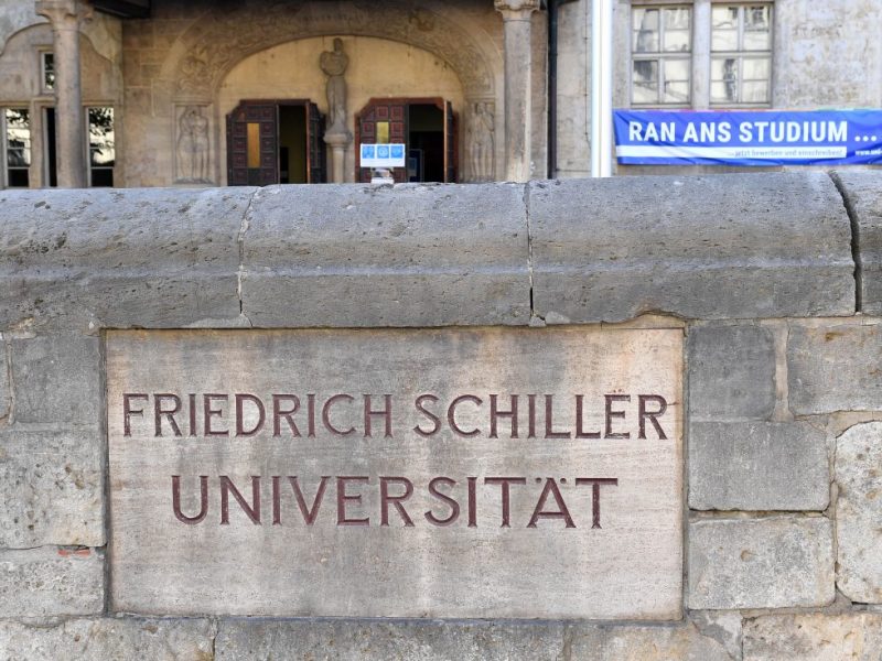Bittere Nachrichten für die Uni Jena. Offenbar stehen viele Stellen auf der Kippe. Jetzt gibt es Widerstand!