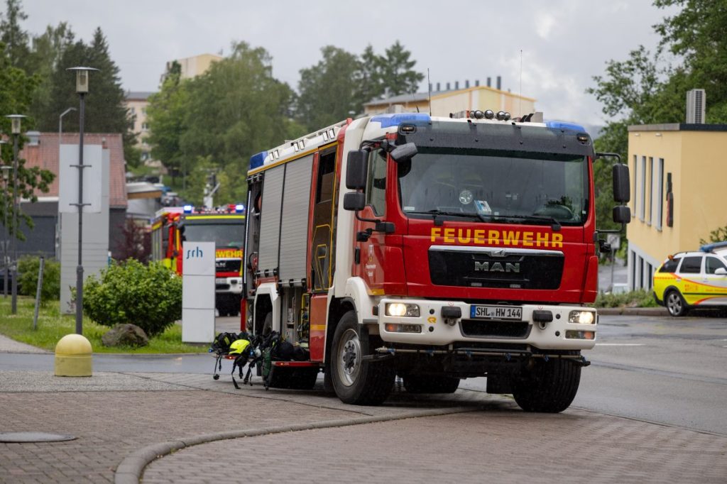 Bei dem Feuer im Klinikum in Suhl wurden mehrere Menschen verletzt.