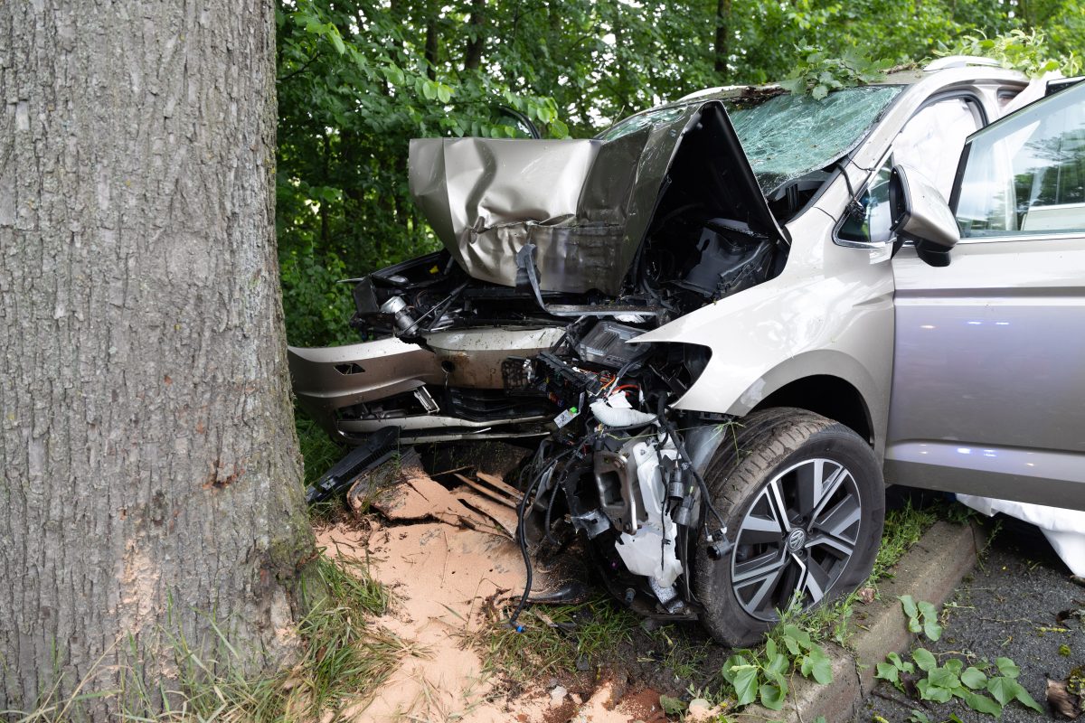 Am Sonntag verstarb ein Mann bei einem Verkehrsunfall in Hildburghausen.