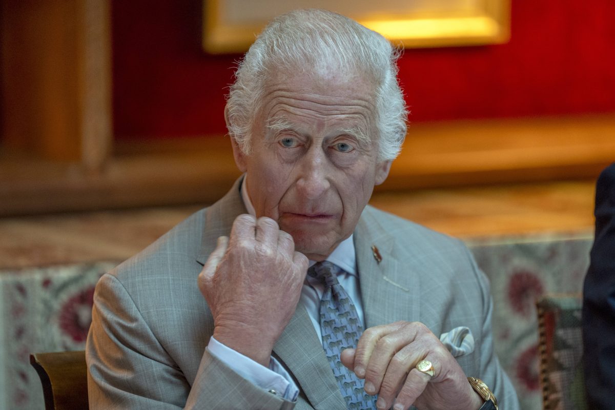 König Charles III.: Camillas Sohn Tom Parker-Bowles spricht nun über den König.