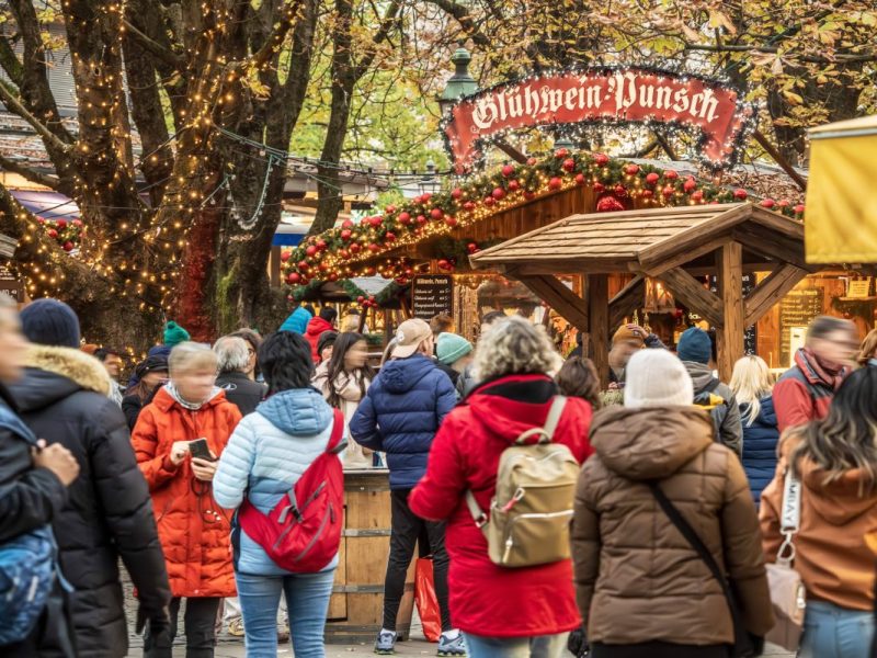 Weihnachtsmarkt Weimar: Preis-Wucher? SO viel blÃ¤tterst du fÃ¼r GlÃ¼hwein hin