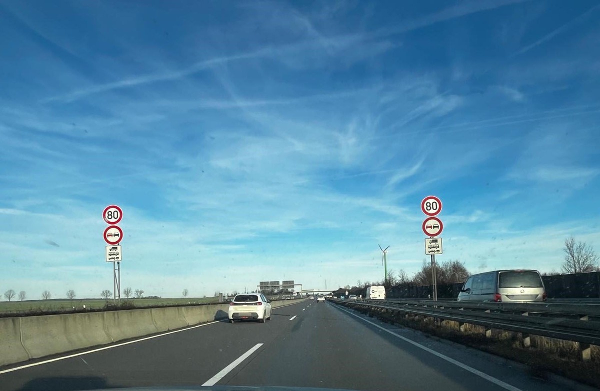 Beschilderung der Hauptfahrbahn am Hermsdorfer Kreuz, A9 in ThÃ¼ringen