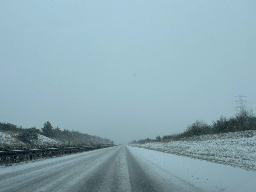 So sah es am Sonntagvormittag auf der A71 in Thüringen aus.