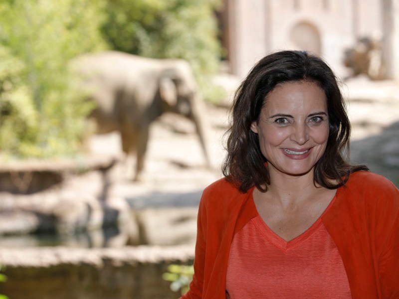 Für Elisabeth Lanz ist die Arbeit mit den Zootieren im Zoo Leipzig auch nach 20 Jahren noch etwas besonderes. (Archivbild)